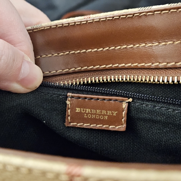 *MINT CONDITION* Vintage Burberry Haymarket Tote w/ free key fob & bag - Picture 12 of 16